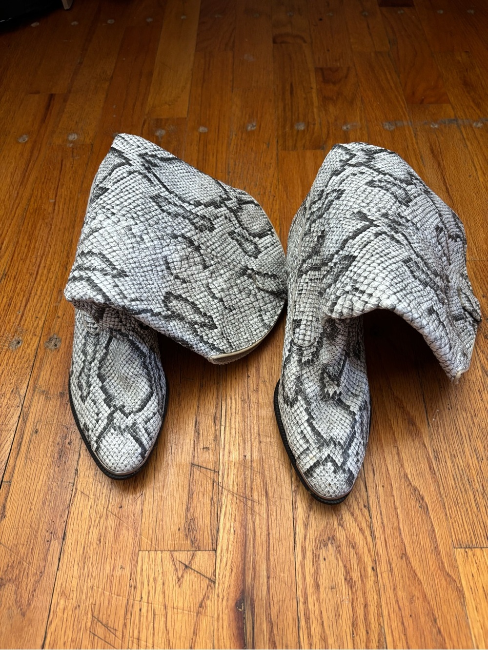 Vintage ACME leather snakeskin cowboy boots heels women’s 7